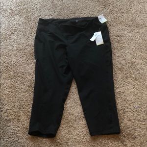 Old Navy crop compression leggings size XXL